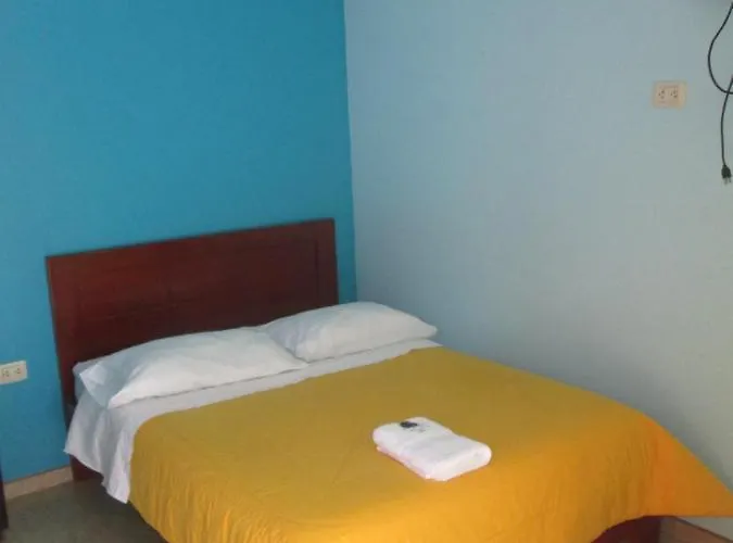 Santa Ana Hotel 2*