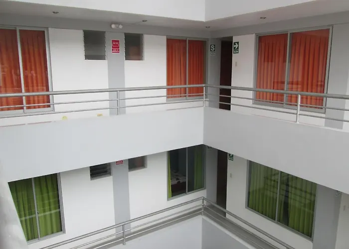 Santa Ana Hotel 2*