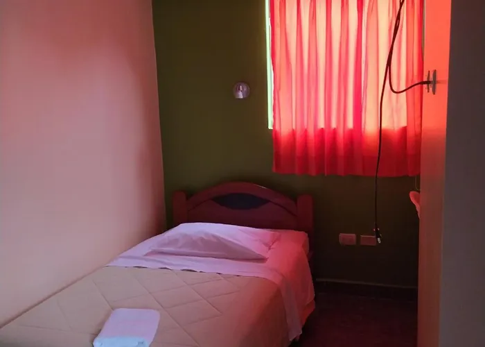 Santa Ana Hotel 2*